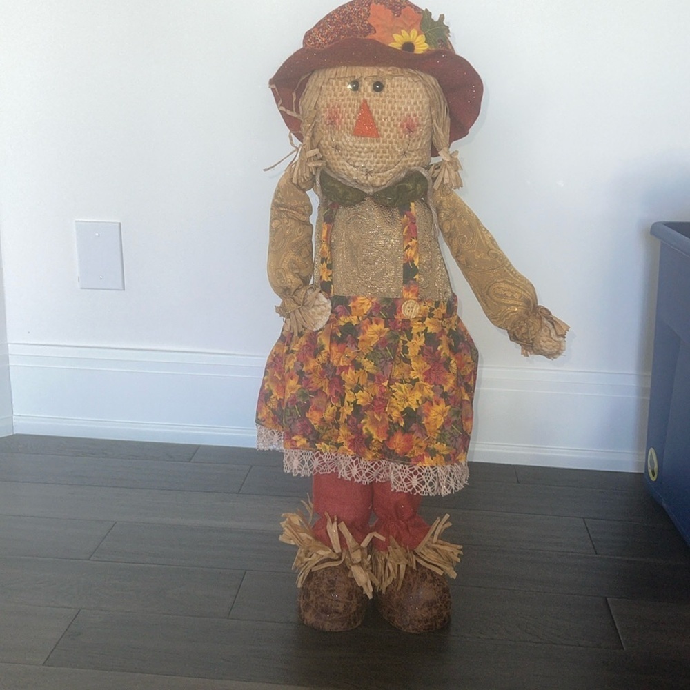 Scarecrow girl large figurine statue
